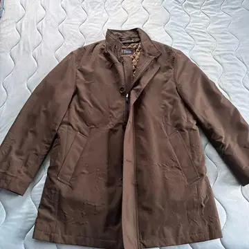 브라운 트렌치코트 퀼팅 안감