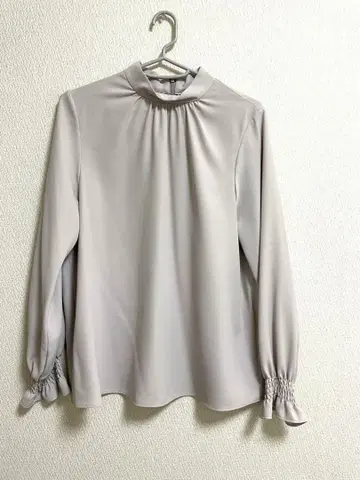 Theory luxe 긴팔 블라우스 (베이지)