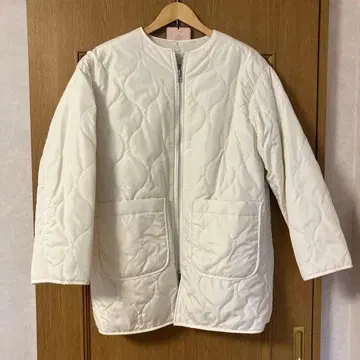 화이트 퀼팅 자켓