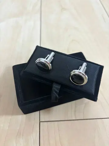 Mirror mirror 커프 링크스 블랙