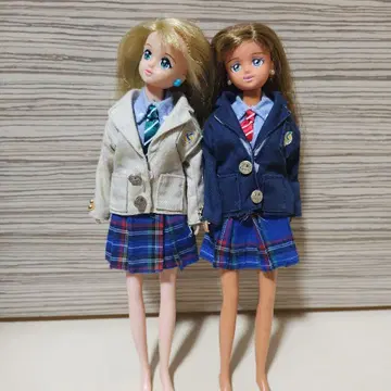 고등학생 제니 인형 2개
