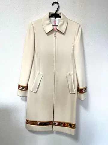 레오나르 크림색 롱 코트