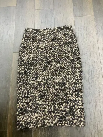 R-ISM 리듬 블랙 앤 화이트 트위드 타이트 스커트