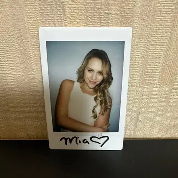 미아 카에데 캐머런 사인 폴라로이드