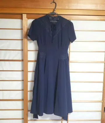 fint 네이비 컬러 원피스