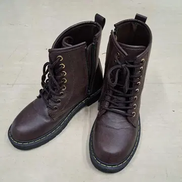 브라운 지퍼 달린 숏부츠