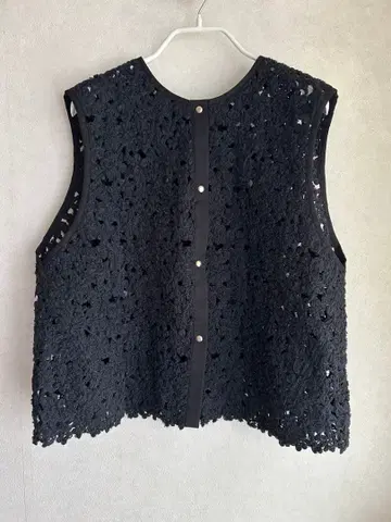 드로어 플라워 모티브 블라우스 38 사이즈 베스트 가을/겨울 2025