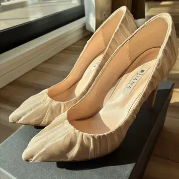 다이애나 펌프스