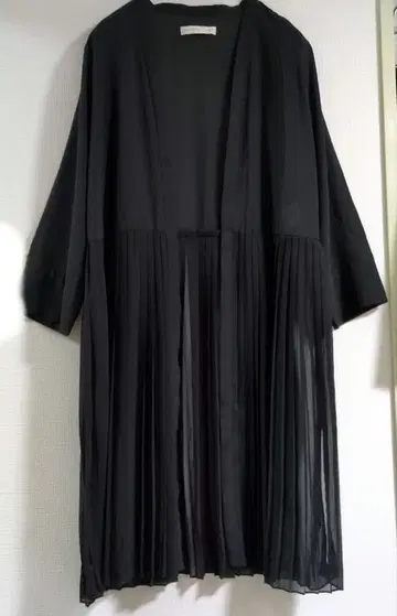 [새상품급] 어반 리서치/블랙 플리츠 롱 가디건