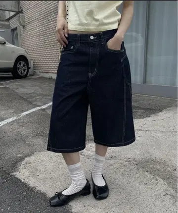 웨이브 벌룬 워시드 유니크 사이드 포켓 버뮤다 하프 팬츠 데님