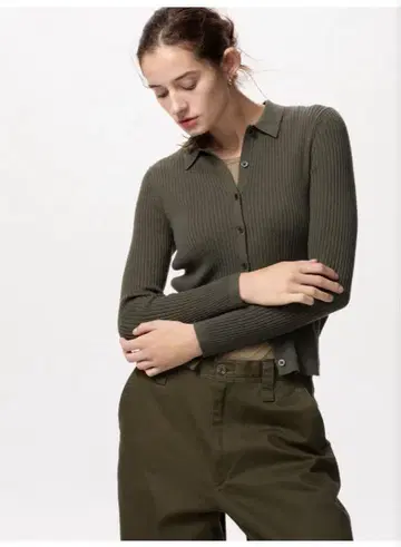 택 포함 새상품 메리노 리브 폴로 가디건 유니클로