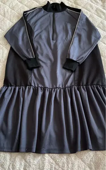 forksy.  하프 지퍼 라인 배색 트랙 저리 원피스