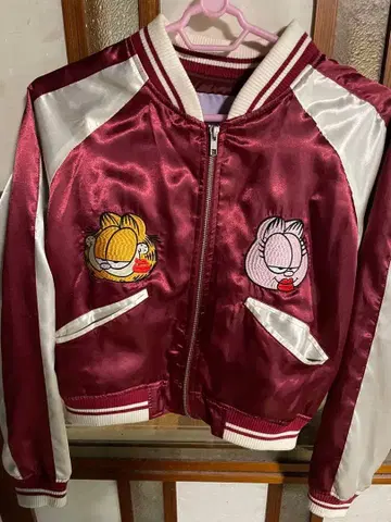 가필드 자수 자켓 버건디 스카잔