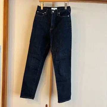 새상품급 뷰티 앤 유스 유나이티드 애로우즈 테이퍼드 데님 팬츠