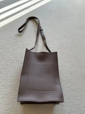 브라운 숄더백 토트형