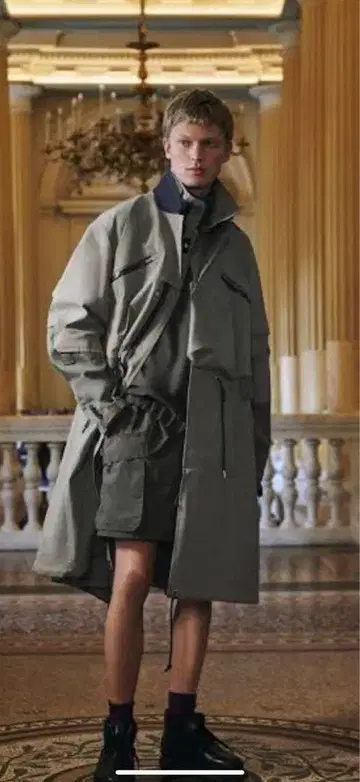 sacai & 아크로님 콜라보 트렌치코트