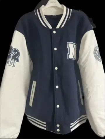 nmixx 바시티 자켓