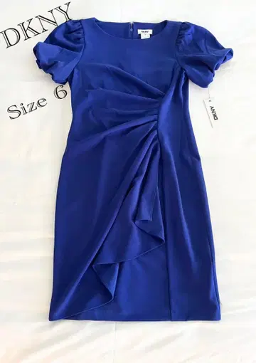 DKNY 파랑 드레이프 디자인 반팔 원피스