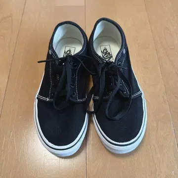 VANS 블랙 스니커즈