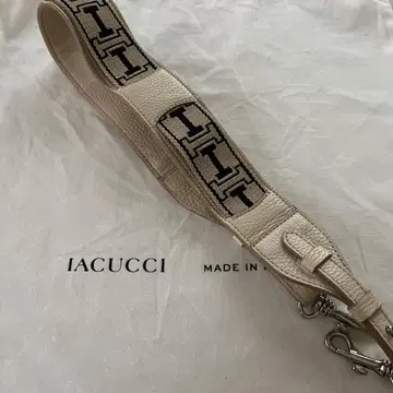 이아쿠치 숄더 스트랩