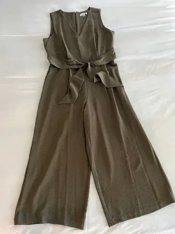 캘빈클라인 올리브색 슬리브리스 올인원