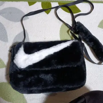 나이키 퍼 숄더백 블랙