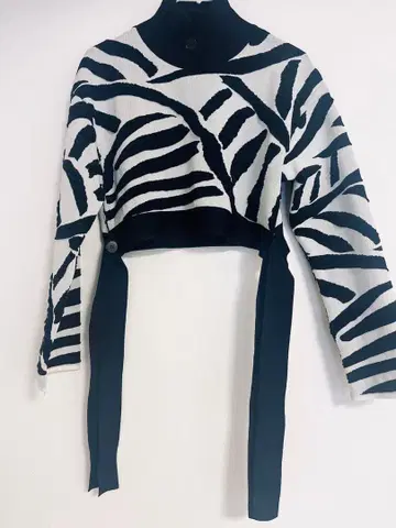 UNITED TOKYO 제브라 패턴 크롭 가디건