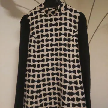 엠즈 그레이시 니트 원피스 리본 패턴