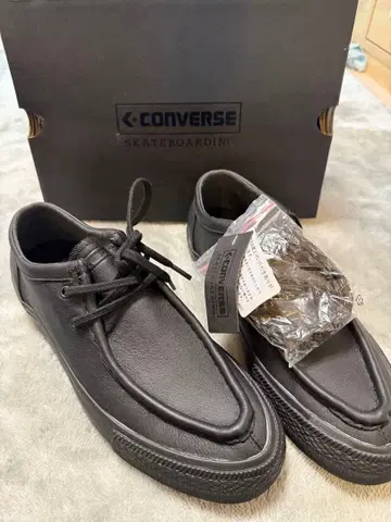 미사용 새상품 CONVERSE 가죽 모카신 스니커즈 주름 가죽