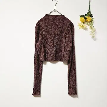 새상품급 [ URBAN OUTFITTERS ] 크롭 스웨터 긴팔 (L)