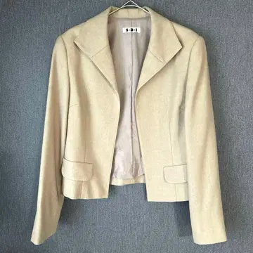 S.D.I. 베이지 테일러드 자켓 짧은 기장 심플