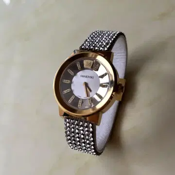 스와로브스키 손목시계 반짝이는 라운드