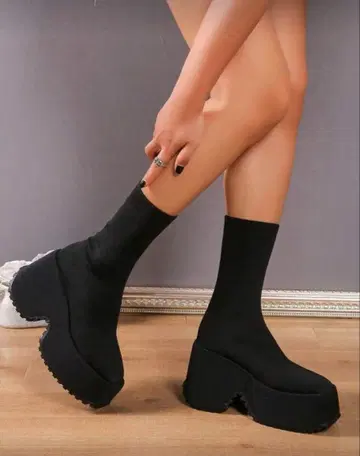 볼륨업 통굽 부츠