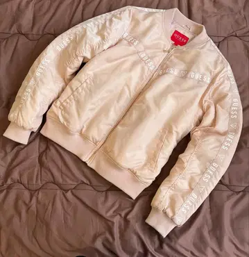 희귀한 GUESS 귀여운 핑크 MA-1 자켓 L 사이즈