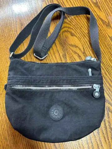 나일론 블랙 숄더백