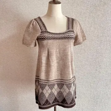 ZAMPA/니트 튜닉 베이지.브라운 스퀘어 넥 알파카 일본제