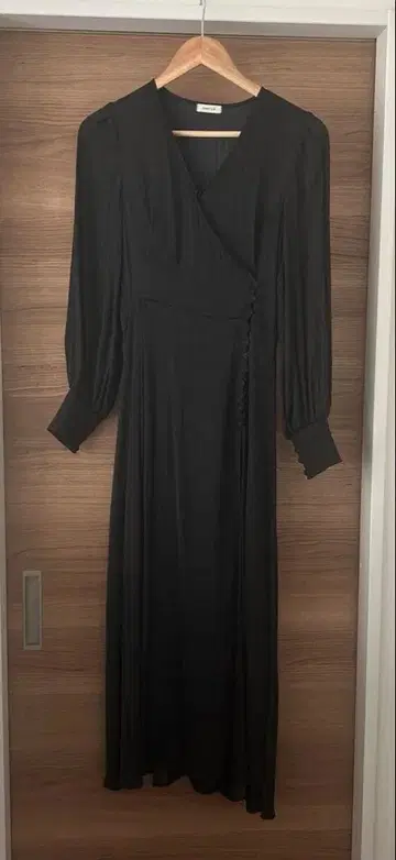 FRAY I.D 블랙 카슈쿨 원피스