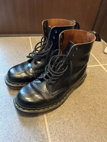 닥터 마틴 8홀 UK6 24.5~25cm 상당