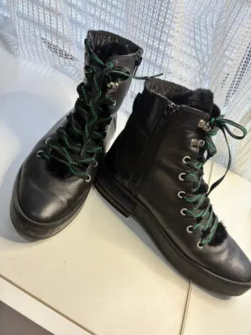 LANVAN 퍼 달린 블랙 가죽 부츠 (23cm)