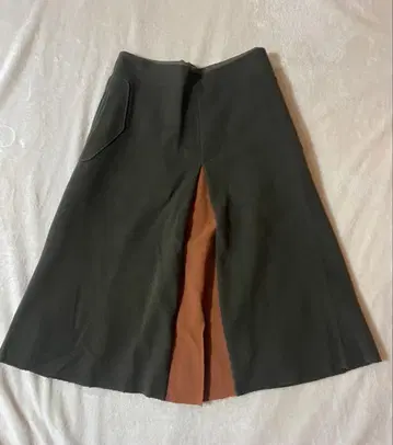 [ 새상품급 ] THE FACTORY 플레어 스커트 다크 그린