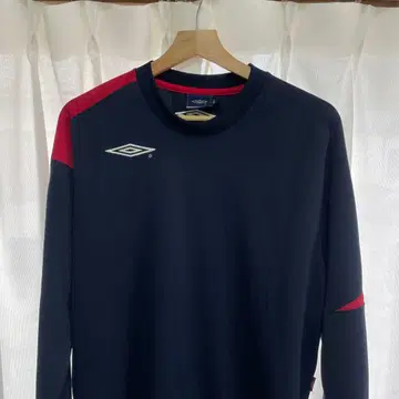 UMBRO (엄브로) 트레이닝탑 맨투맨 긴팔 네이비 x 레드