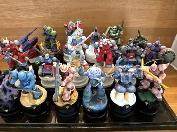 건담 피규어 다수 세트 케이스 포함