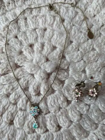 미하엘 네그린 목걸이 귀찌 세트