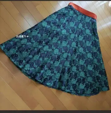 로이스크레용 자카드 스커트 스커트