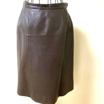 코지 와타나베 스테일 다크 브라운 램 가죽 무릎 기장 사다리꼴 스커트