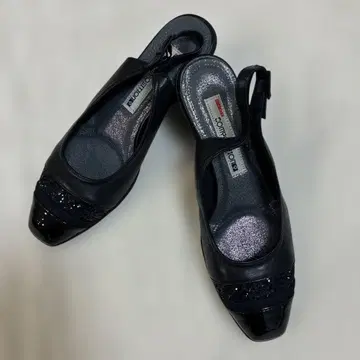 [ 미사용 새상품 ] 컴포지션9 라메 백 스트랩 가죽 웨지솔