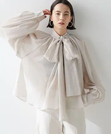 새상품급 론 보타이 블라우스