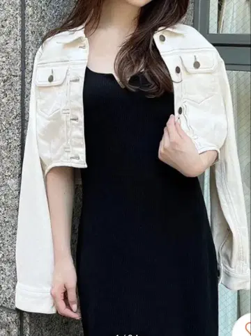 RESEXXY 크롭 테일러드 자켓 화이트