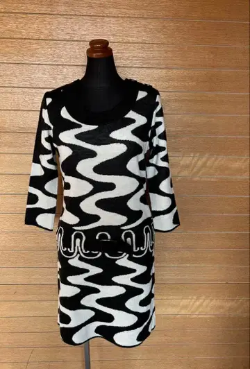 물결 무늬 긴팔 무릎 기장 원피스 마리 인형