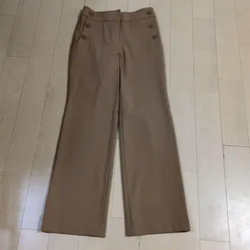 베이지 와이드 팬츠 버튼 포함